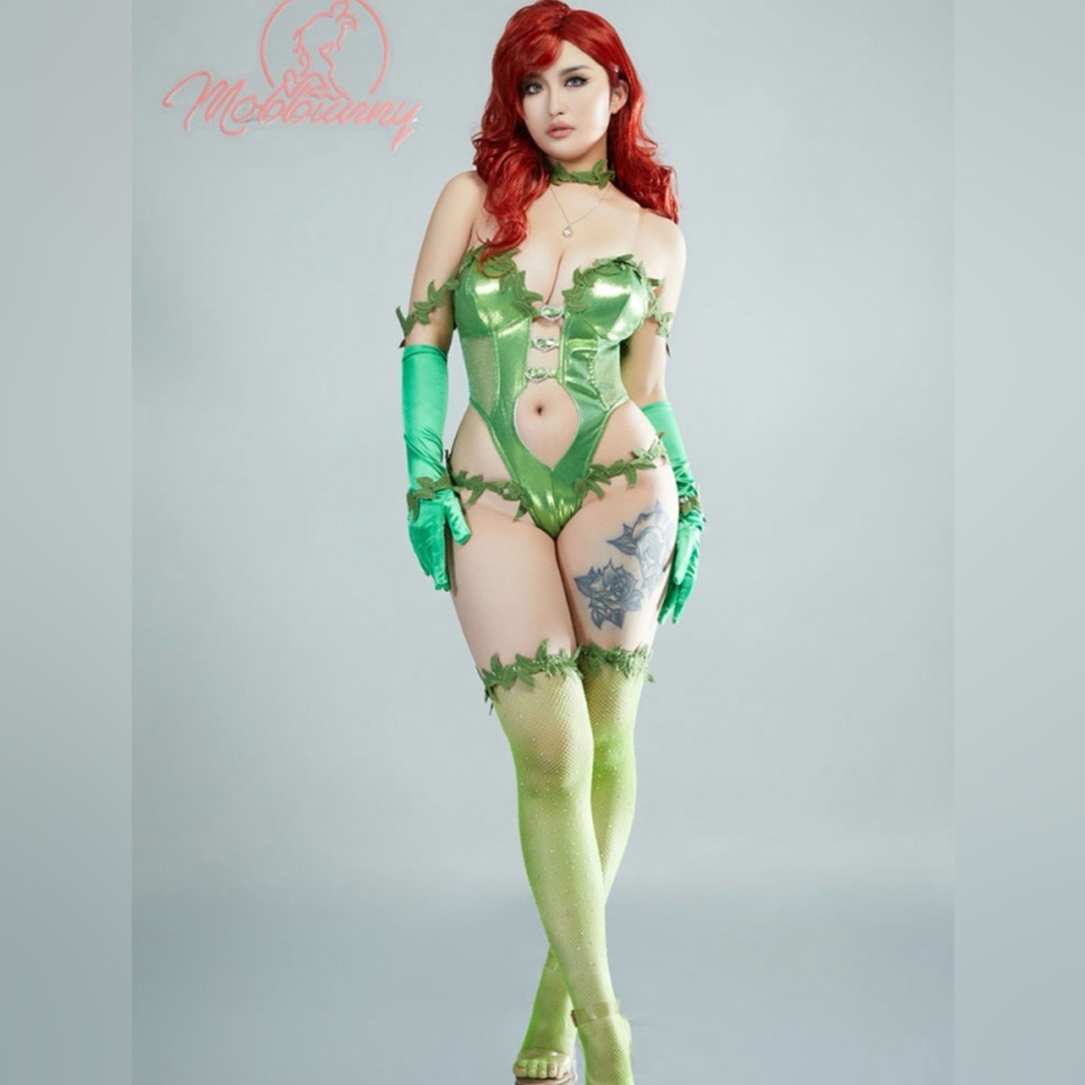 Green Leaf-Themed Costume